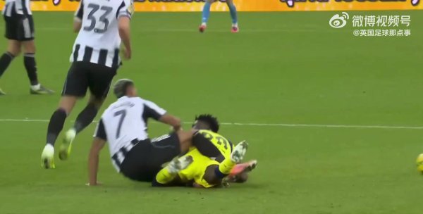 乔林顿对库杜斯的违例  😭直接骑上去了……