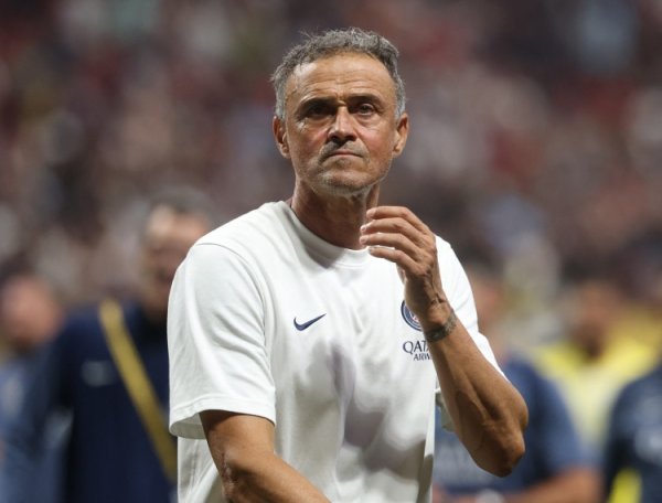 恩里克：获胜  归功于球员们的韧性与决心，很高兴继续领跑法甲